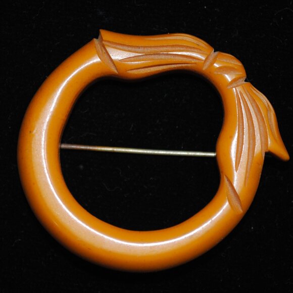 Vintage Carved Bakelite Open Circle Bow Brooch / Sash Buckle